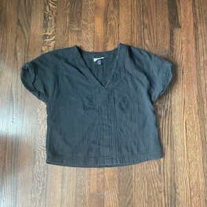 Universal Thread Black V-Neck Top